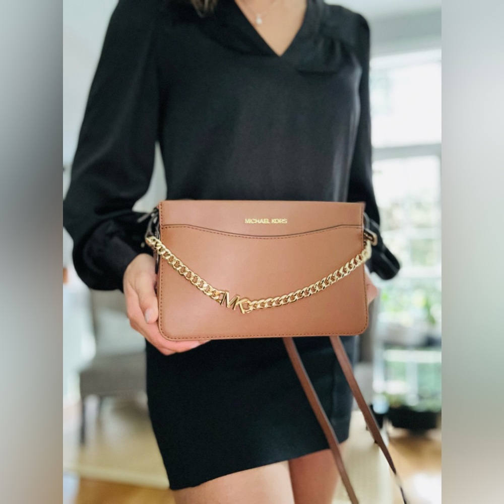 NWT authentic Michael Kors jet set large leather Convertible chain crossbody
